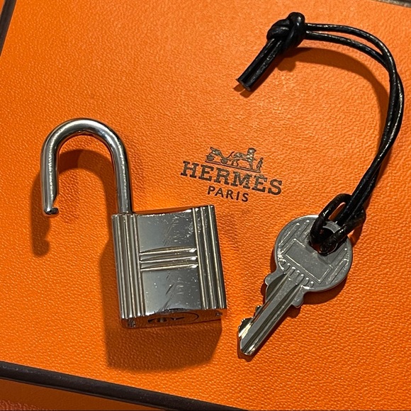 Hermès Palladium Cadena Padlock & Key #100 - Picture 7 of 14